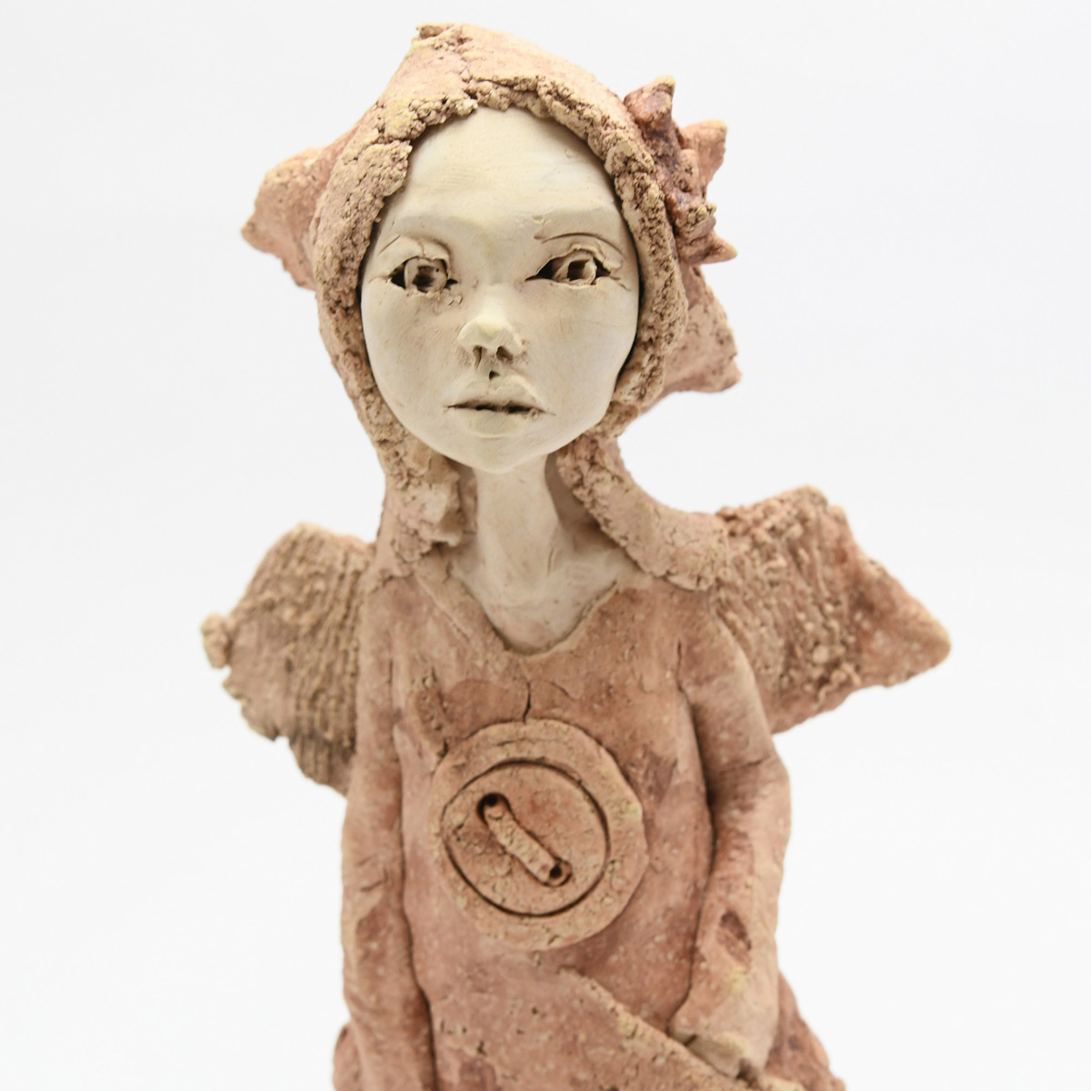 Anioł ceramiczny, rzeźba ceramiczna szkliwiona na mat